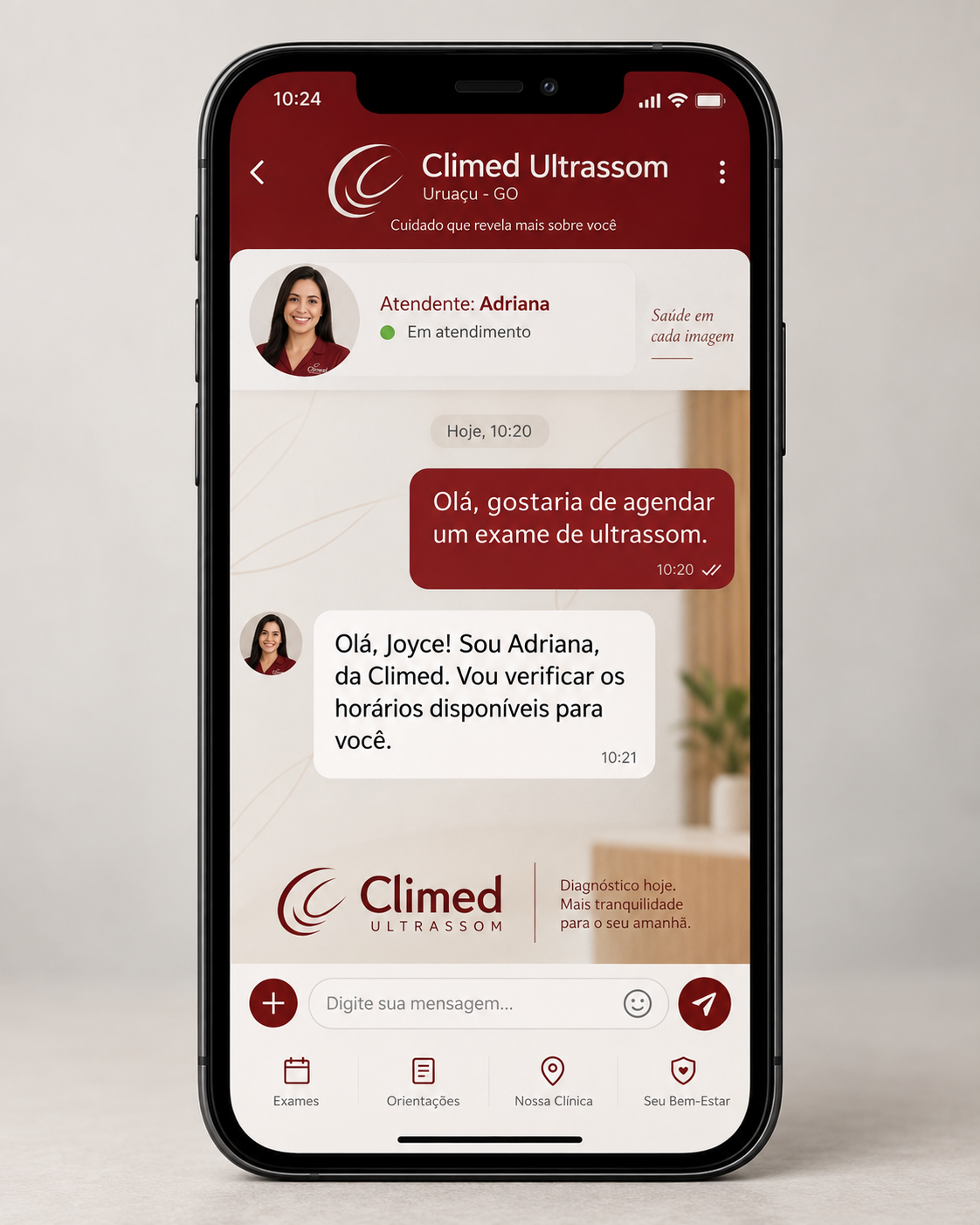 Exemplo fictício no celular: paciente solicita agendamento e recebe resposta da atendente Adriana, da Climed.